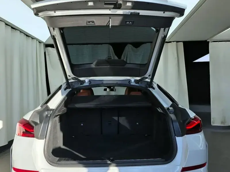 2022 BMW X6 с пробегом 130 989 км