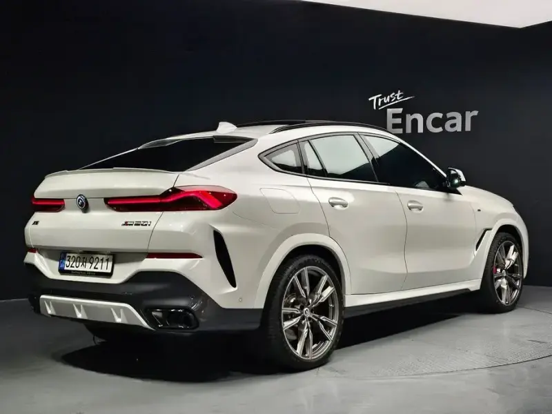2023 BMW X6 с пробегом 10 694 км