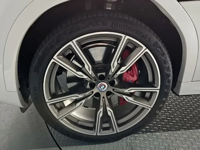 2023 BMW X6 с пробегом 10 694 км