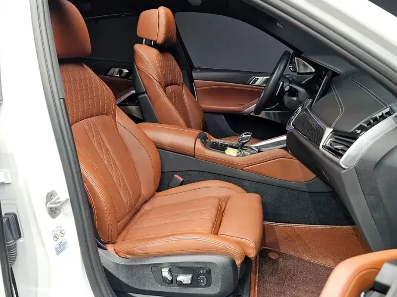 2023 BMW X6 с пробегом 10 694 км