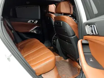 2023 BMW X6 с пробегом 10 694 км