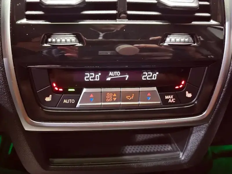 2021 BMW X6 с пробегом 72 986 км