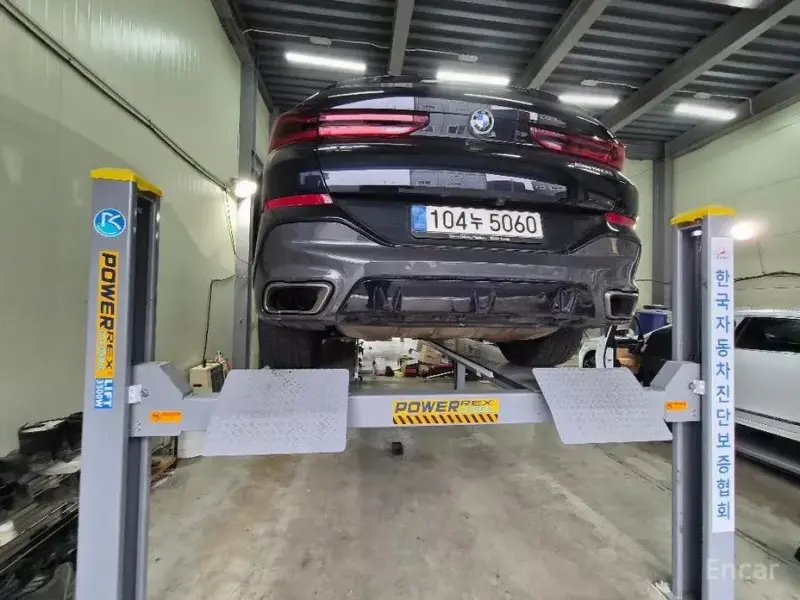 2021 BMW X6 с пробегом 75 219 км