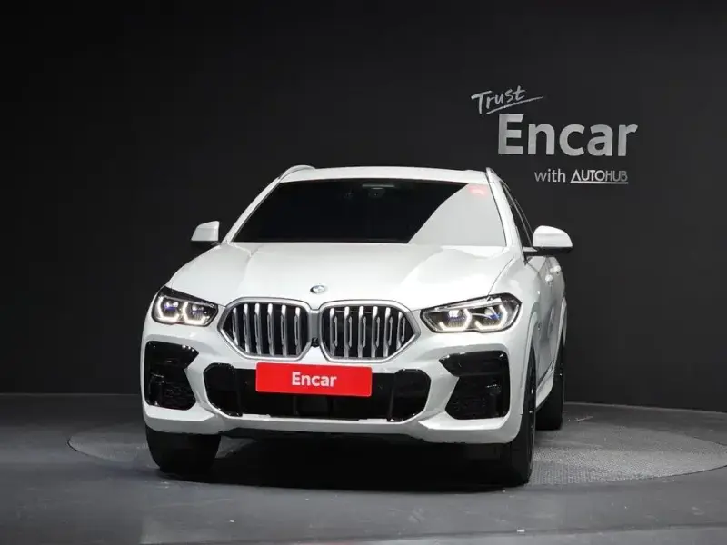 2023 BMW X6 с пробегом 24 748 км