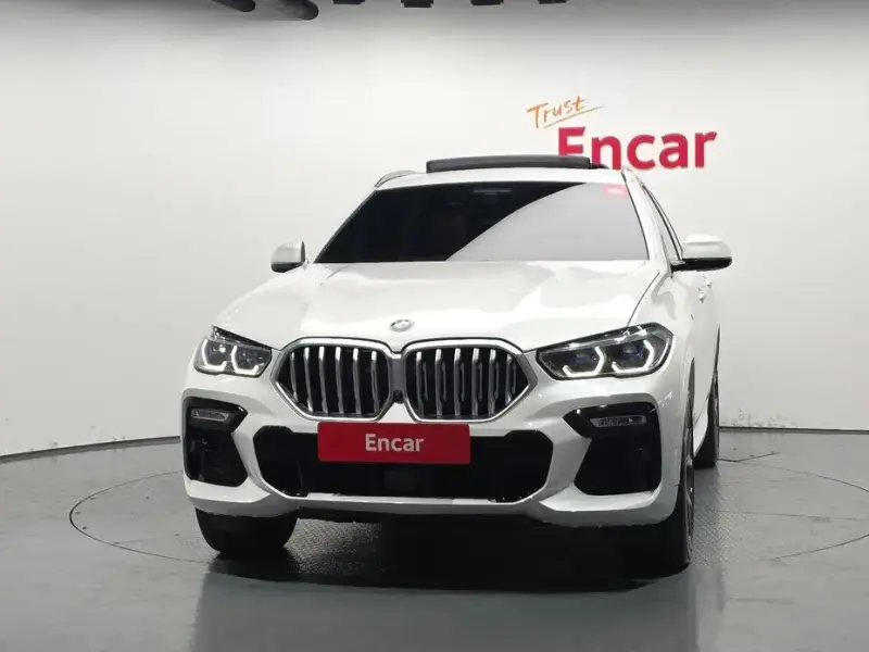 2021 BMW X6 с пробегом 48 657 км