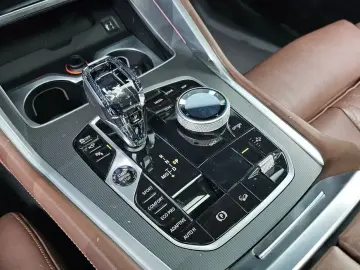 2023 BMW X6 с пробегом 84 493 км