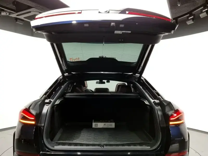 2021 BMW X6 с пробегом 76 059 км