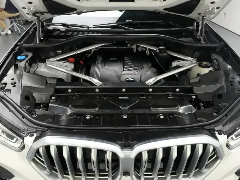 2023 BMW X6 с пробегом 12 307 км