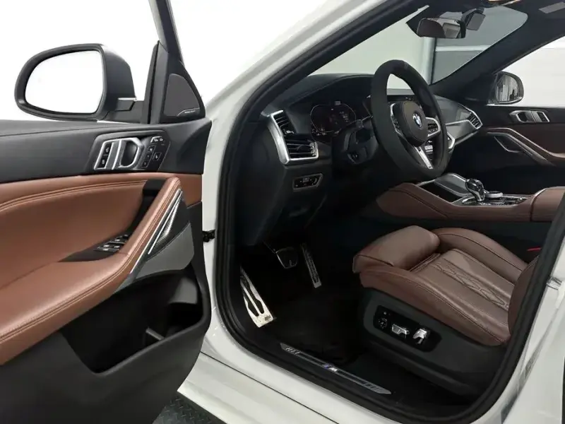 2023 BMW X6 с пробегом 12 307 км
