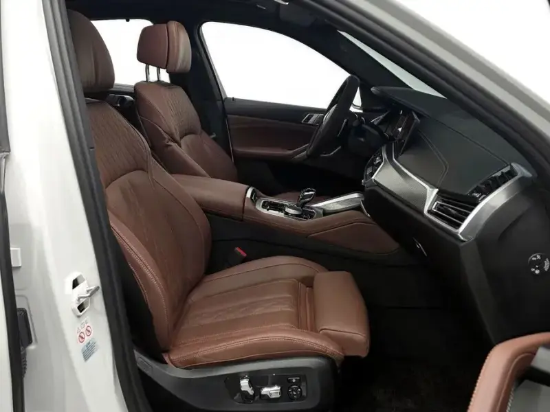 2023 BMW X6 с пробегом 12 307 км