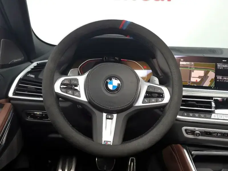 2023 BMW X6 с пробегом 12 307 км