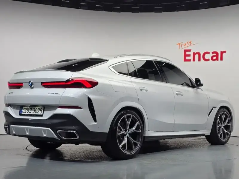 2023 BMW X6 с пробегом 20 584 км