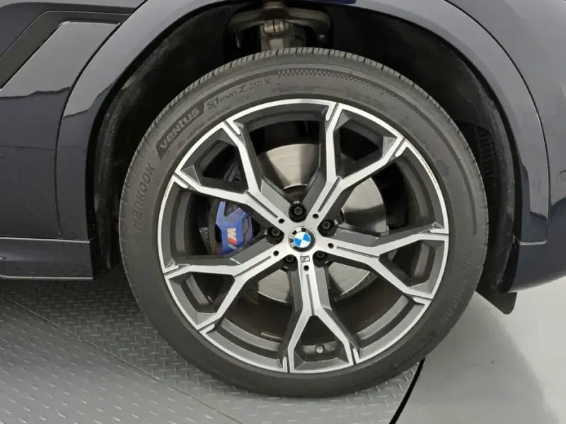 2022 BMW X6 с пробегом 39 028 км