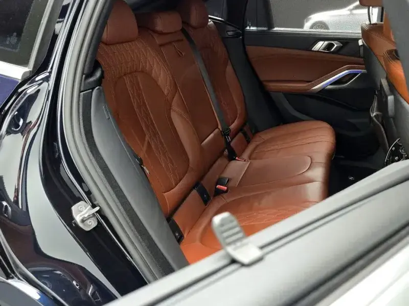2022 BMW X6 с пробегом 39 028 км