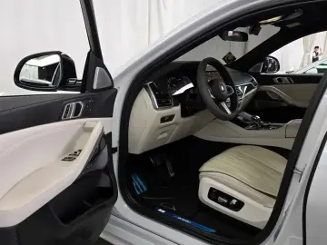 2023 BMW X6 с пробегом 39 175 км