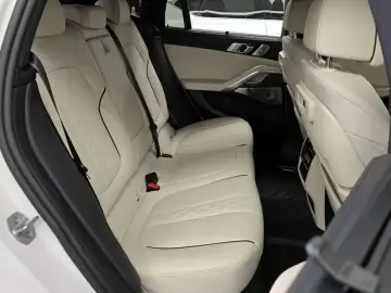 2023 BMW X6 с пробегом 39 175 км