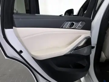 2023 BMW X6 с пробегом 39 175 км