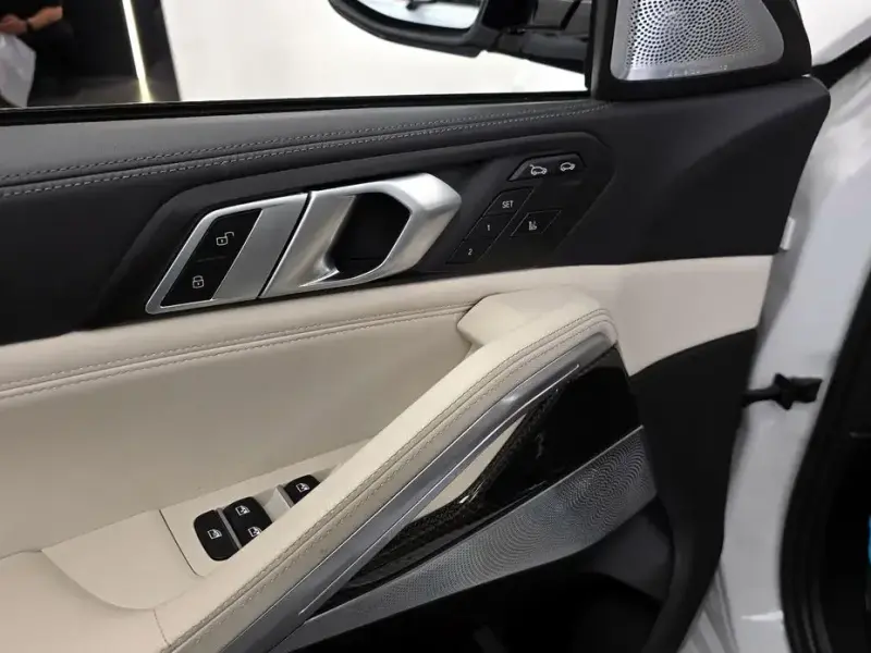 2023 BMW X6 с пробегом 39 175 км