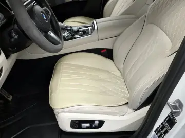2023 BMW X6 с пробегом 39 175 км
