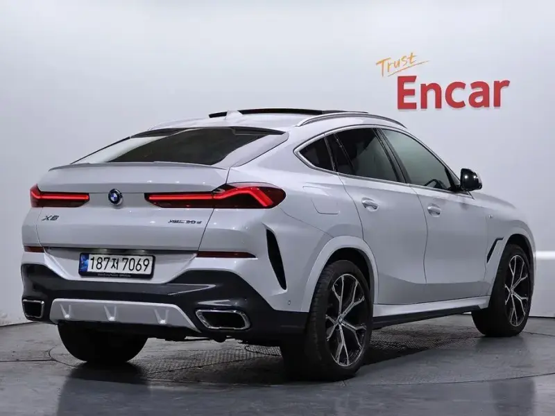2021 BMW X6 с пробегом 76 410 км