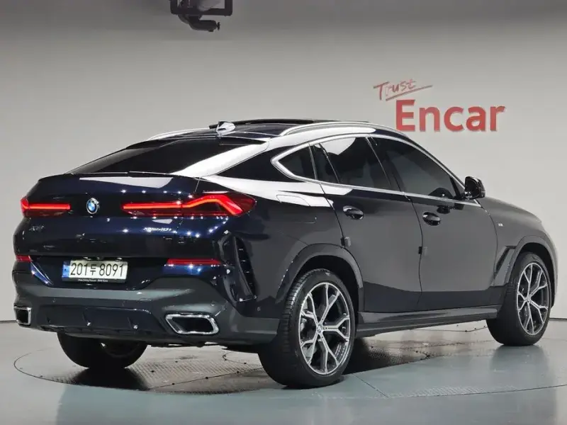 2021 BMW X6 с пробегом 37 828 км