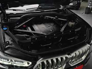 2021 BMW X6 с пробегом 37 828 км