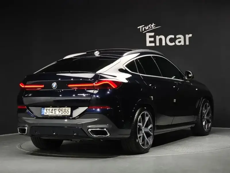 2022 BMW X6 с пробегом 26 082 км