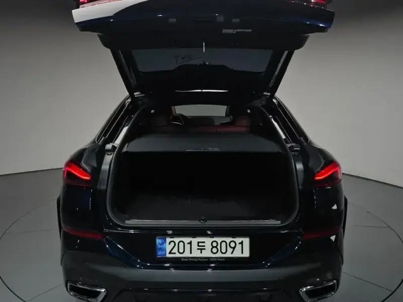 2021 BMW X6 с пробегом 37 828 км
