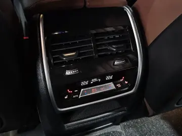 2022 BMW X6 с пробегом 26 082 км