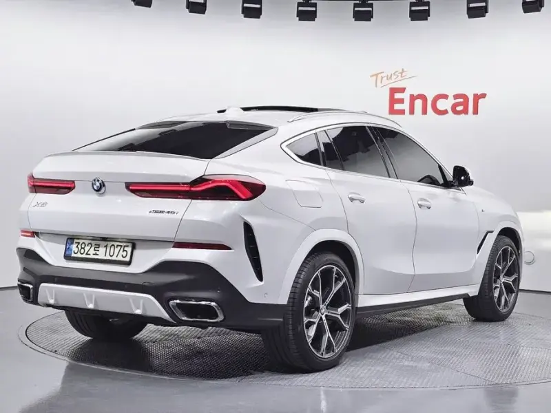2021 BMW X6 с пробегом 75 076 км