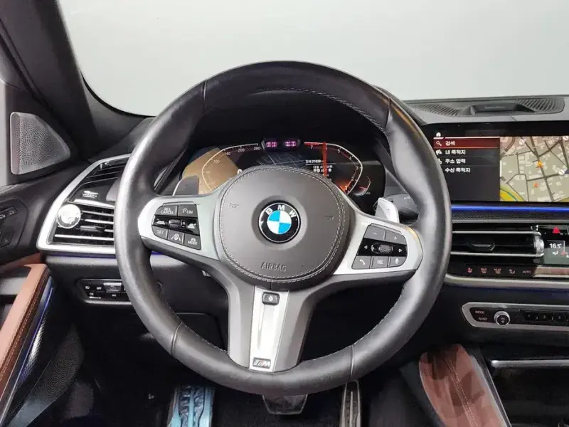 2021 BMW X6 с пробегом 21 638 км