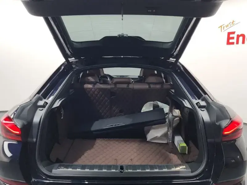 2021 BMW X6 с пробегом 21 638 км