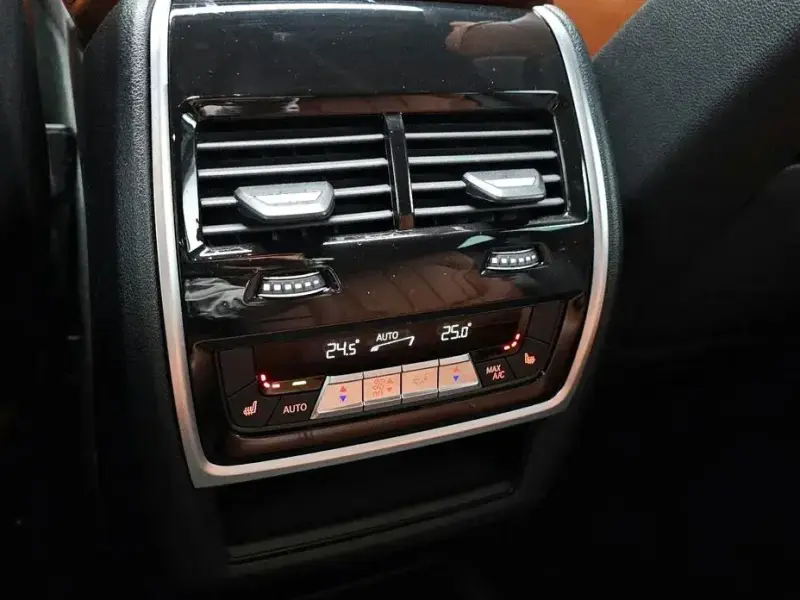 2023 BMW X6 с пробегом 60 935 км