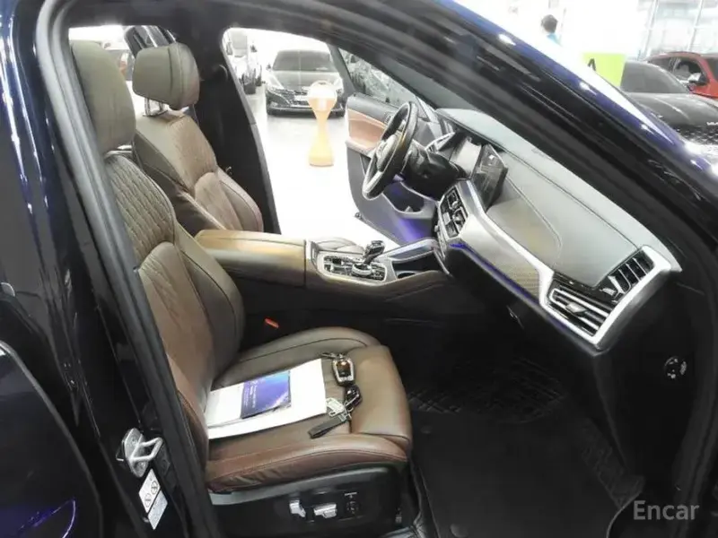 2022 BMW X6 с пробегом 42 000 км