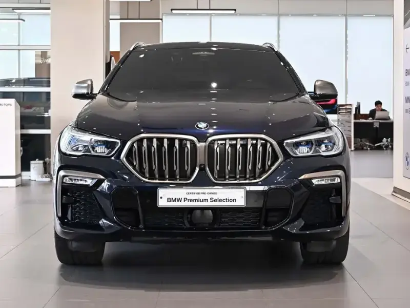 2021 BMW X6 с пробегом 28 446 км
