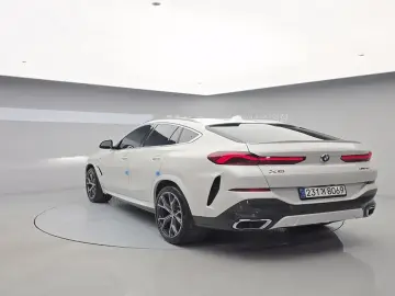 2021 BMW X6 с пробегом 83 329 км