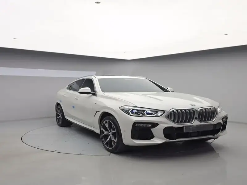 2021 BMW X6 с пробегом 83 329 км