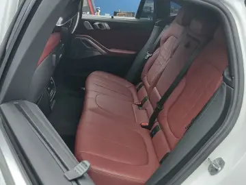 2021 BMW X6 с пробегом 83 329 км