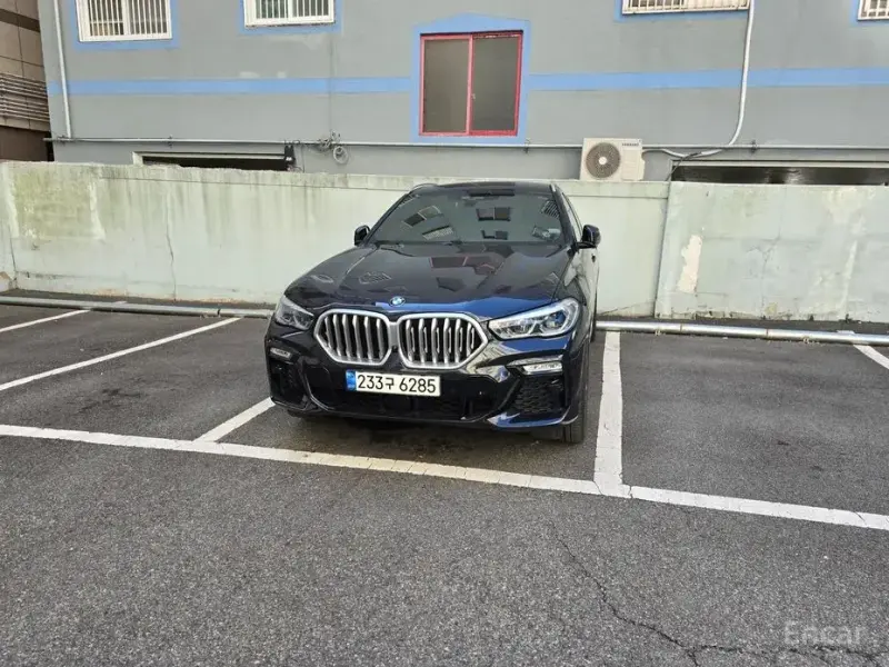 2021 BMW X6 с пробегом 34 000 км