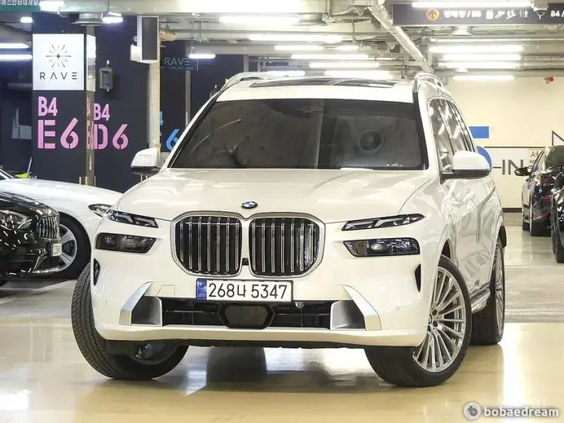 2023 BMW X7 с пробегом 15 000 км