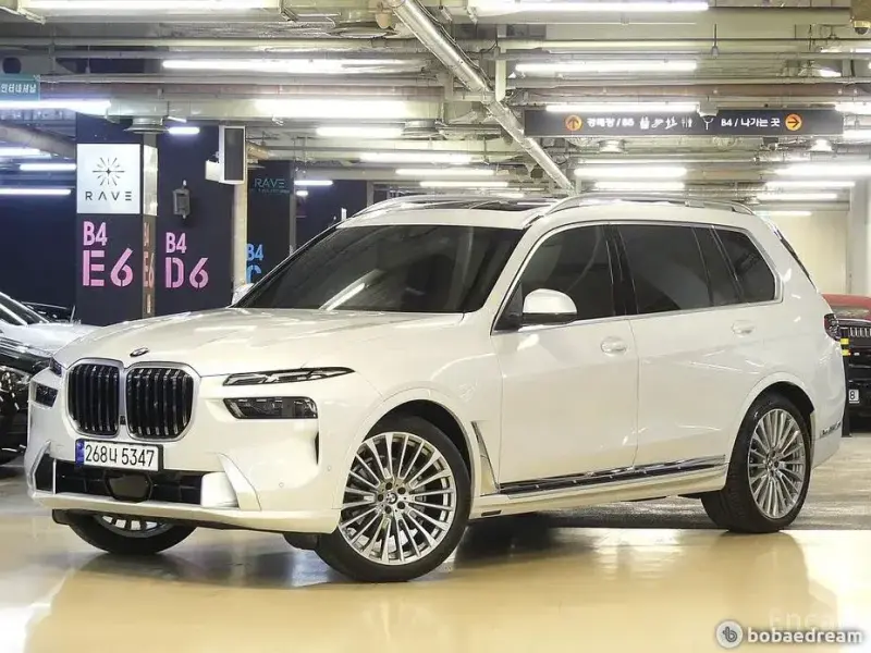 2023 BMW X7 с пробегом 15 000 км