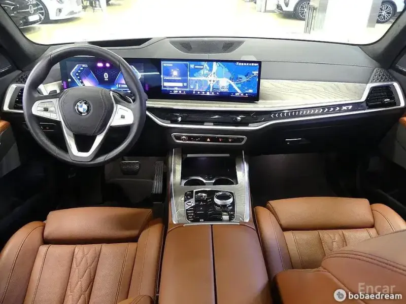 2023 BMW X7 с пробегом 15 000 км