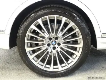 2023 BMW X7 с пробегом 15 000 км