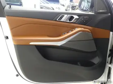 2023 BMW X7 с пробегом 15 000 км