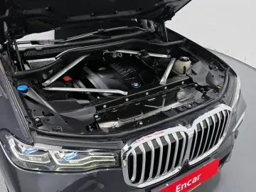 2021 BMW X7 с пробегом 30 584 км