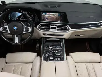 2021 BMW X7 с пробегом 30 584 км