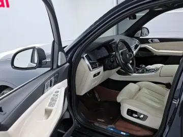 2021 BMW X7 с пробегом 30 584 км