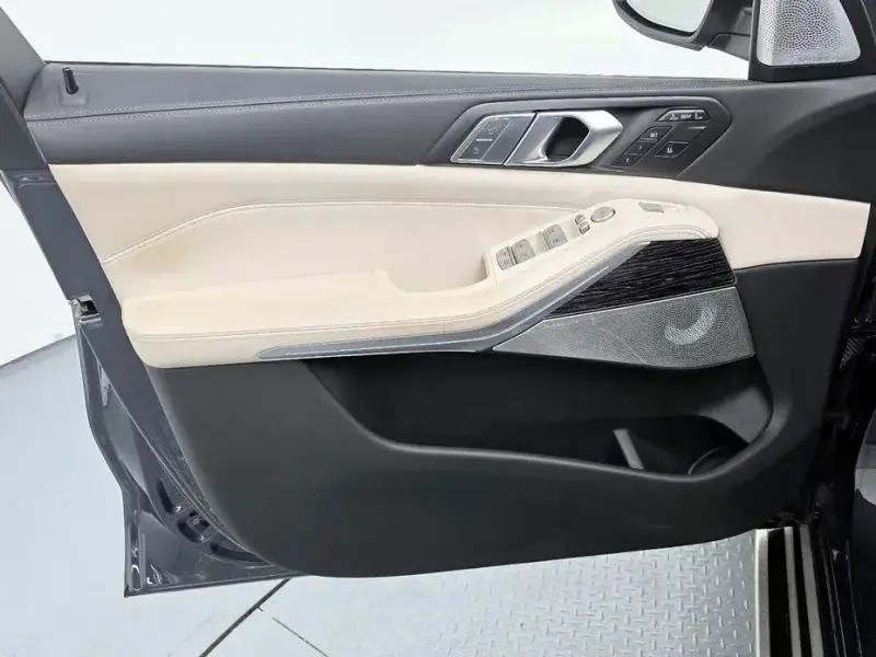 2021 BMW X7 с пробегом 30 584 км