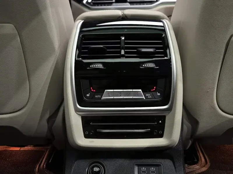 2021 BMW X7 с пробегом 30 584 км