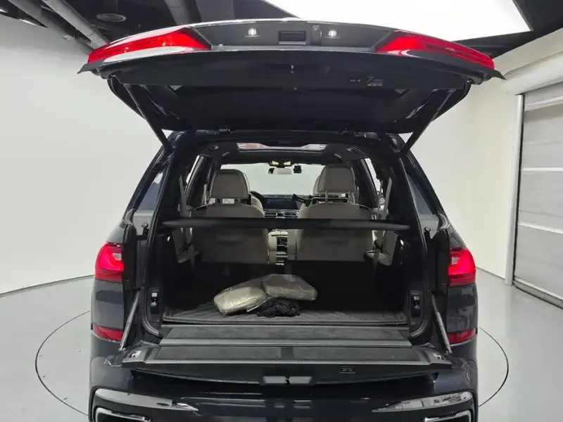 2021 BMW X7 с пробегом 30 584 км